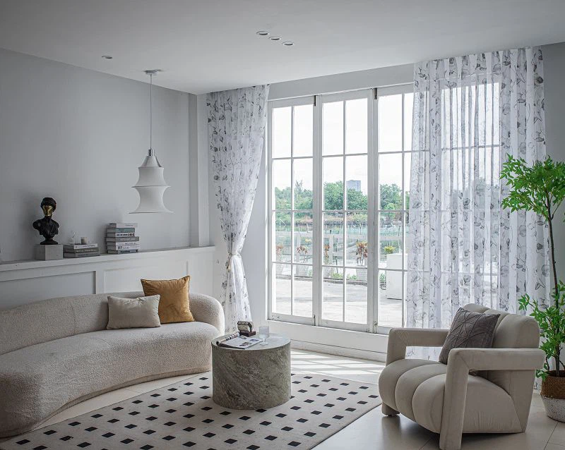 Scáileán Fuinneog Fabraic Doli le Cló Peony Golden-Center