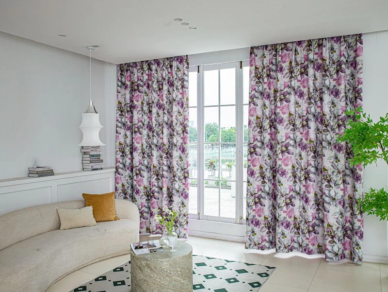 Fabraic Cuirtín Línéadaigh Muiléad le Priontáil Patrún Lily